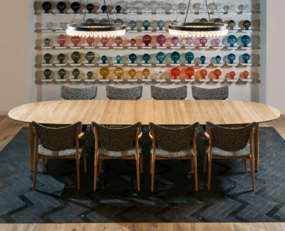 Hertug dining chair and Øya dining table at Utenriksdepartementet – Generalkonsulen